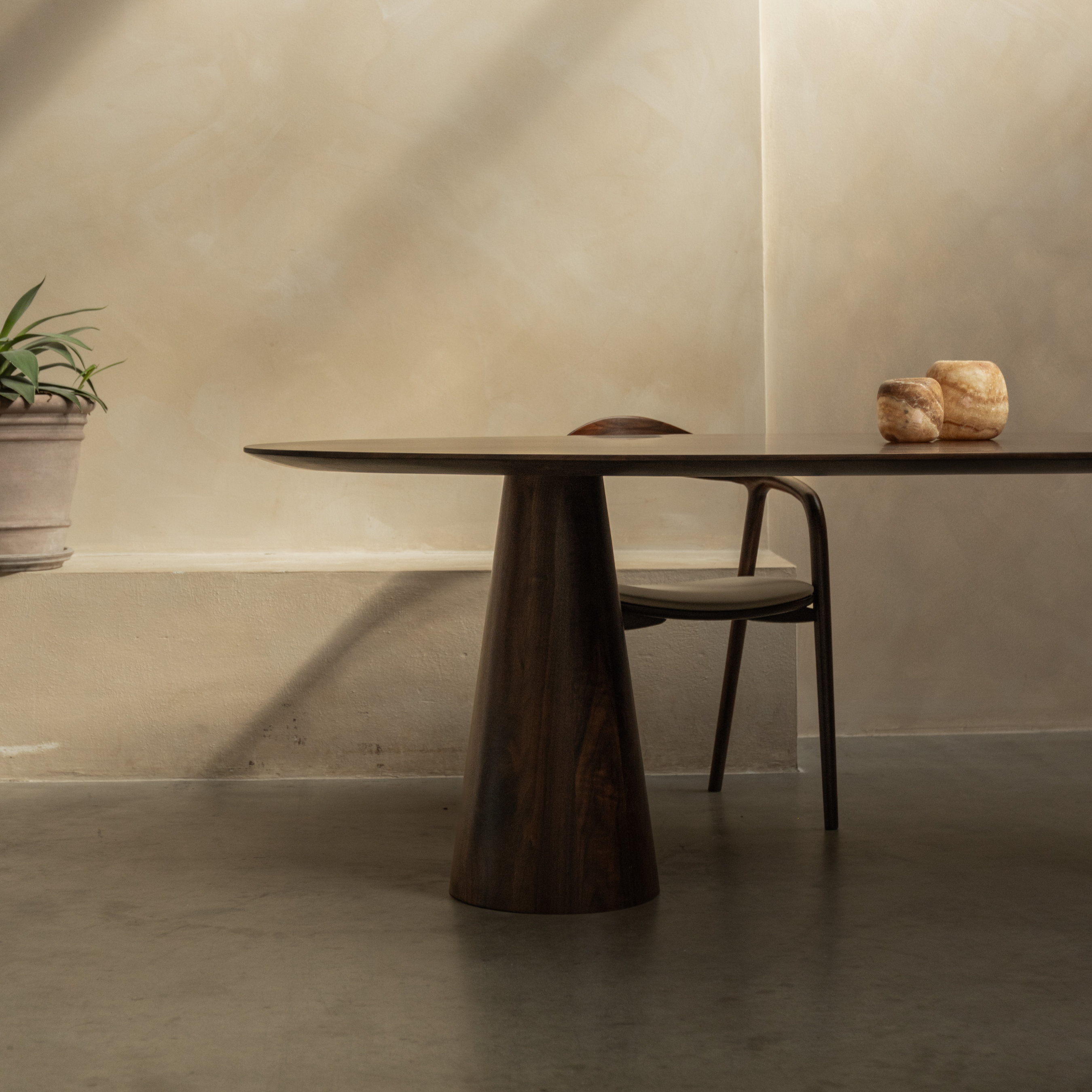 Houten ovale eettafel - Uqone