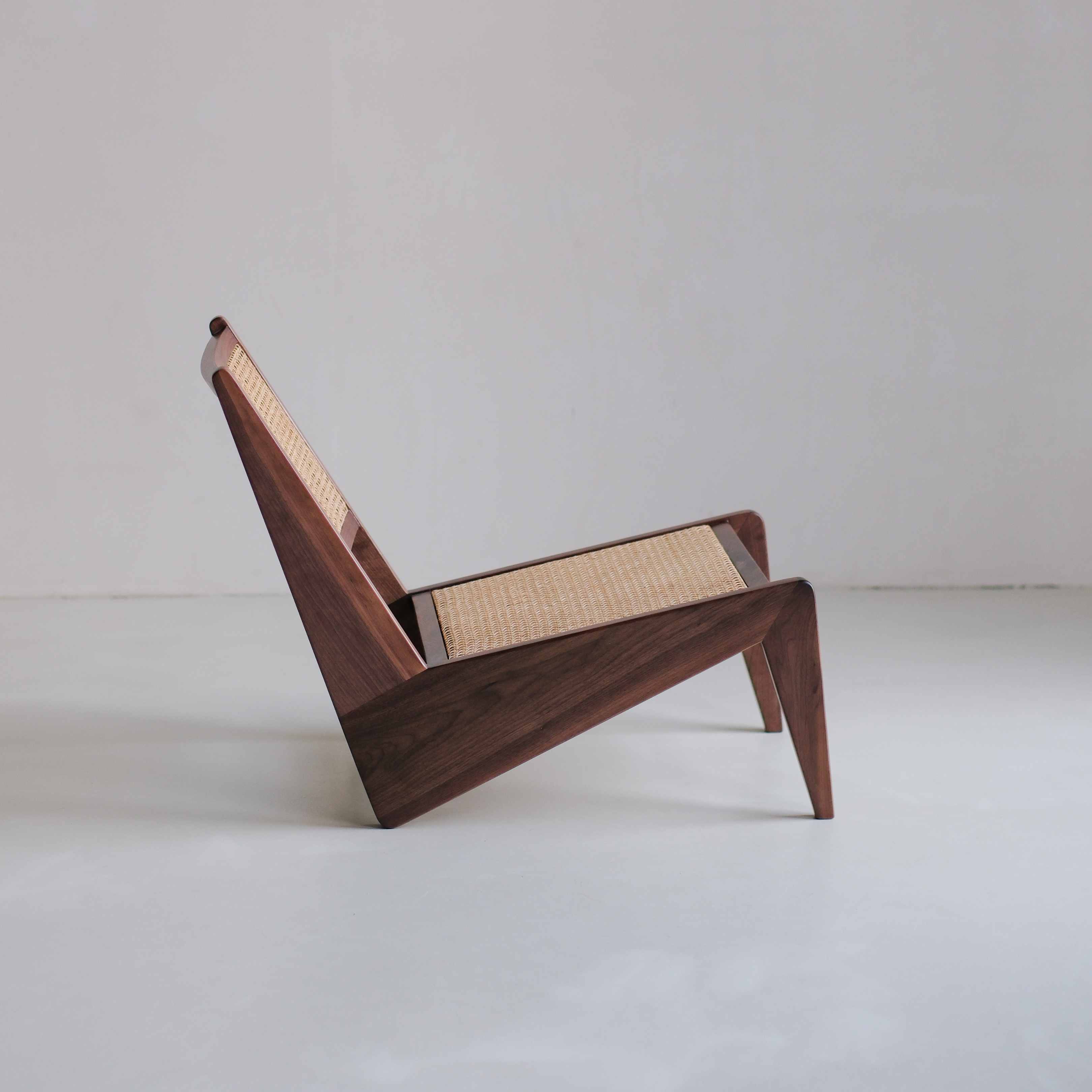 Kangaroo loungestoel - Walnoot