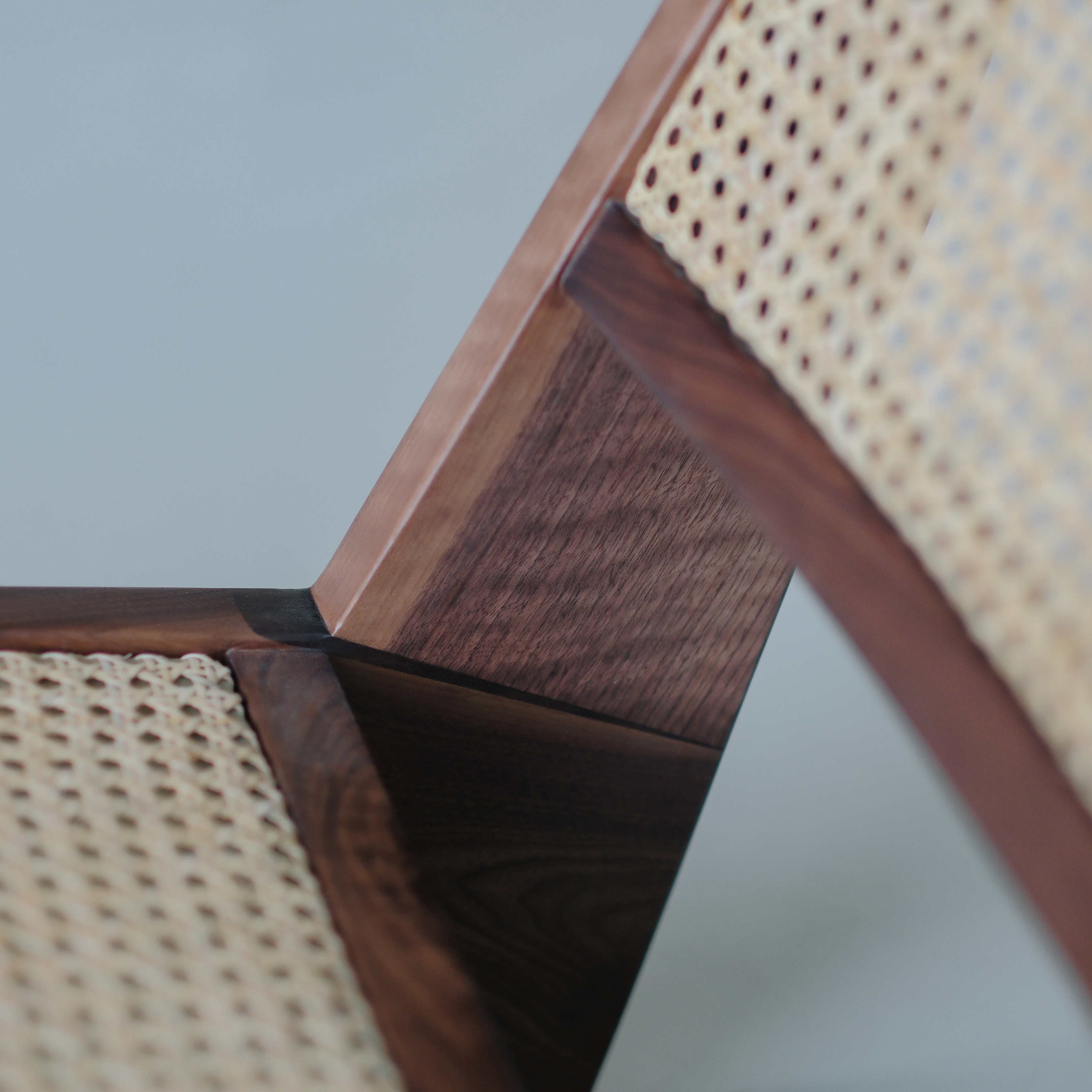 Kangaroo loungestoel - Walnoot