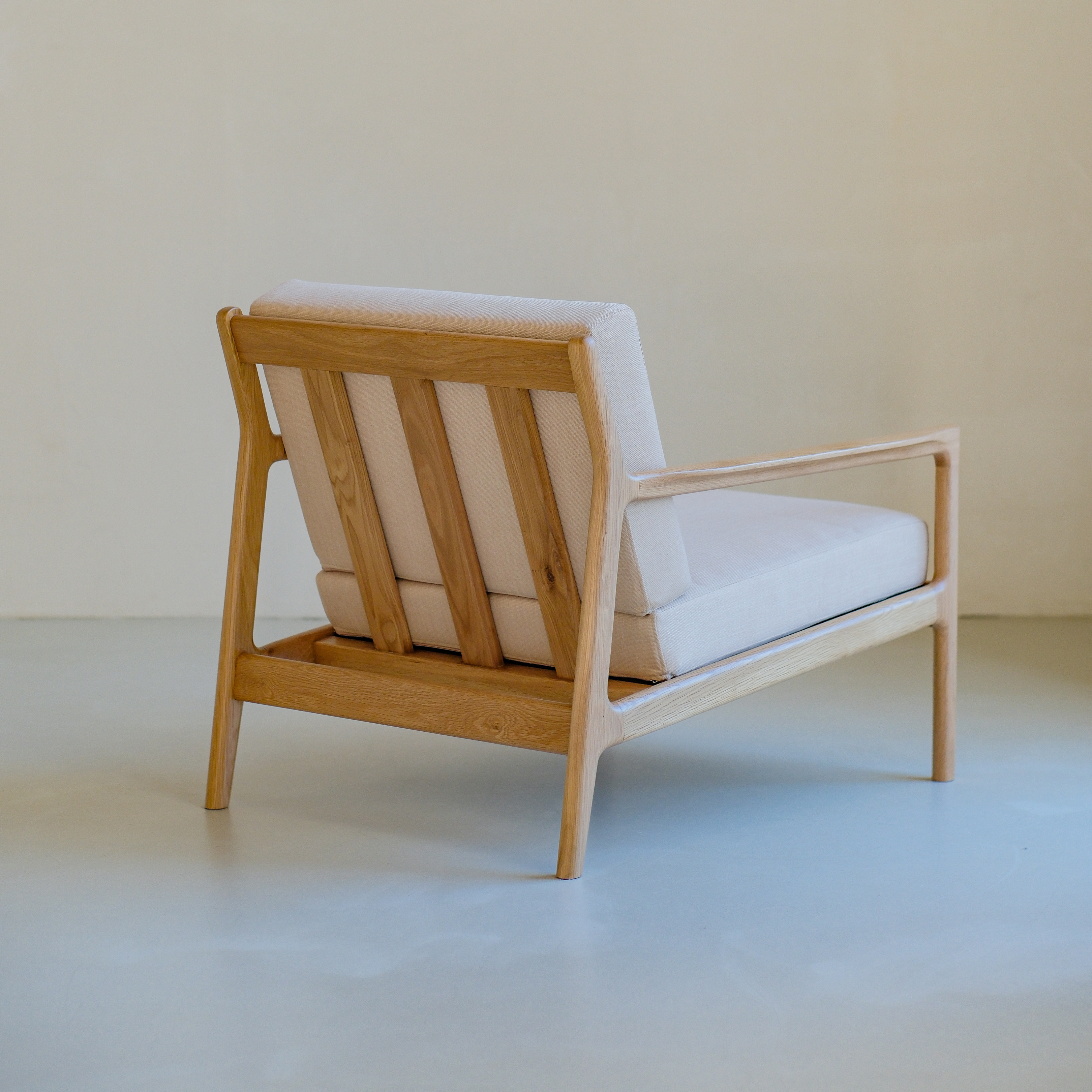Julz loungestoel - Licht eiken beige stoffering
