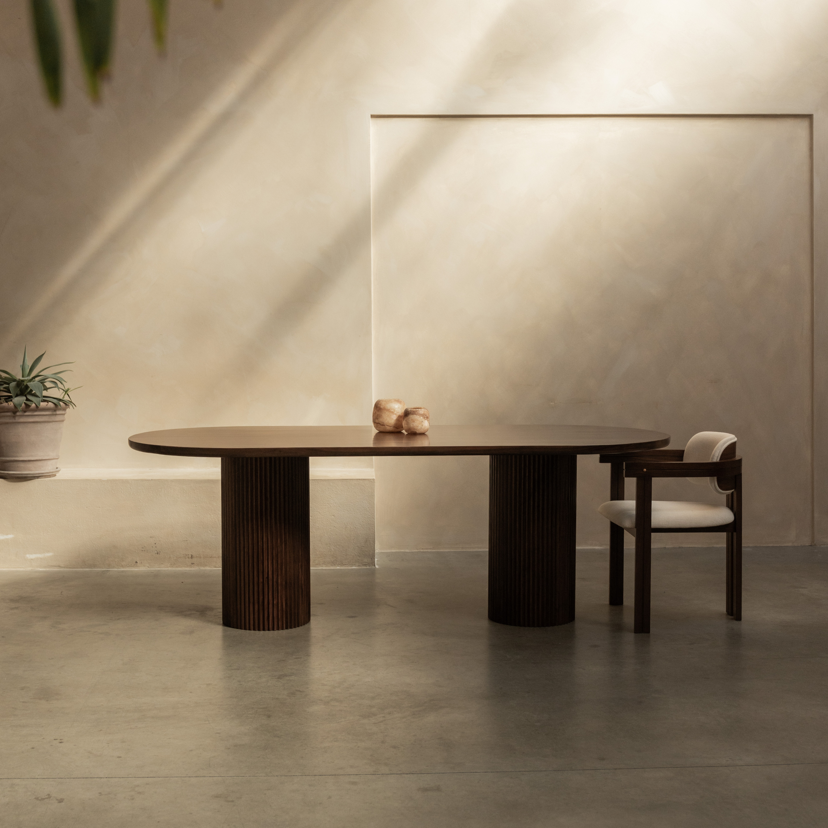 Houten half ovale eettafel - Moka