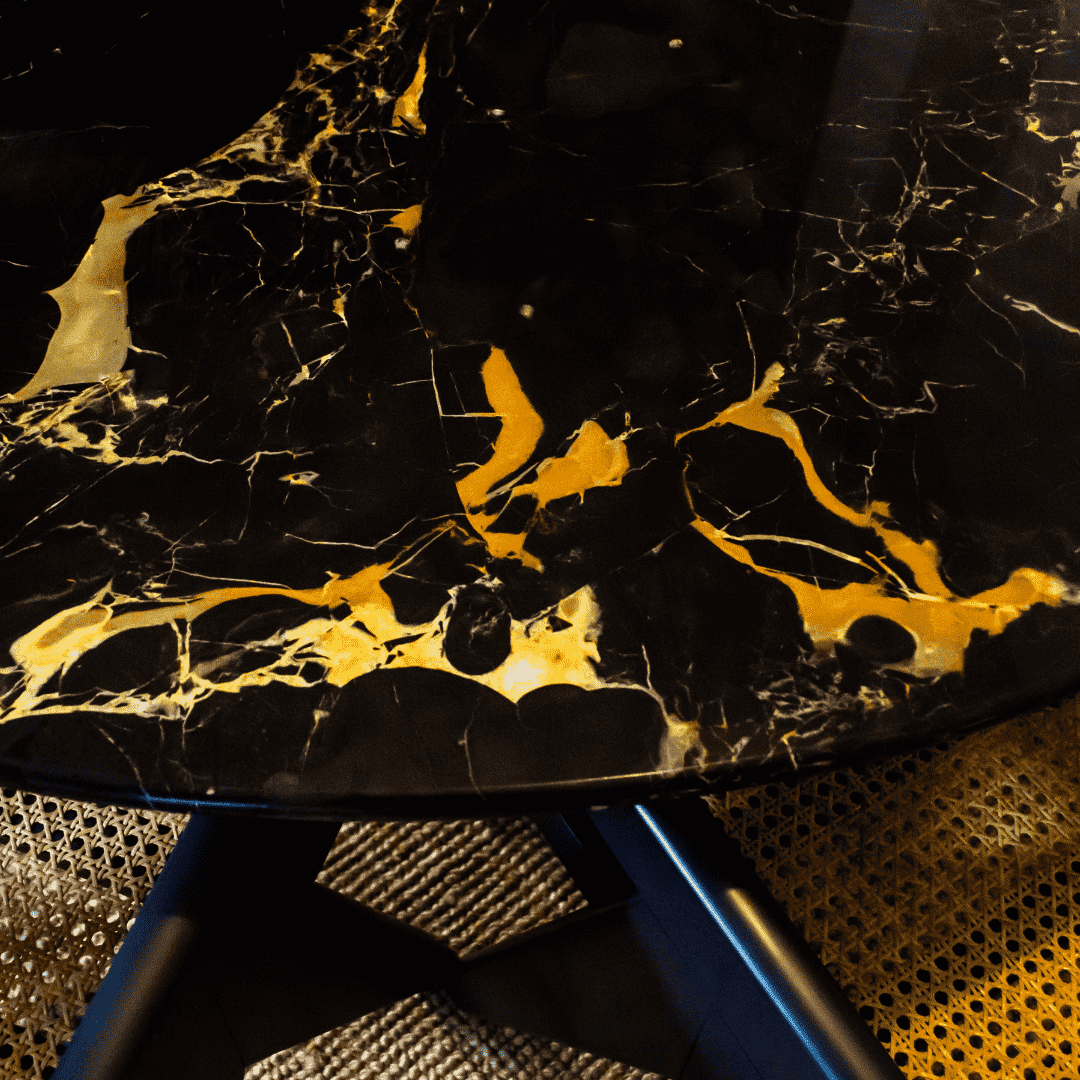 Ovale marmeren eettafel - V-onderstel
