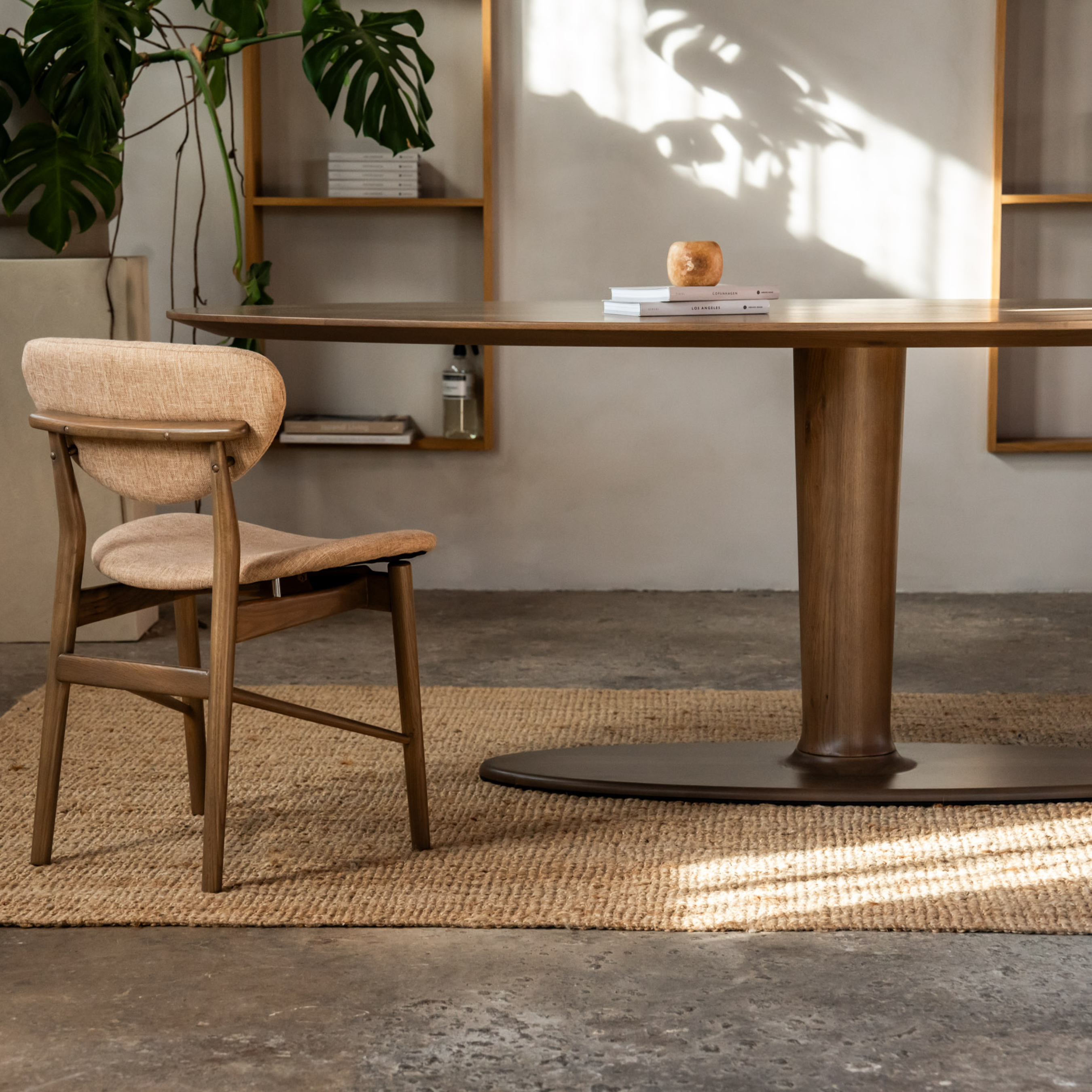 Houten ovale eettafel - Tulp