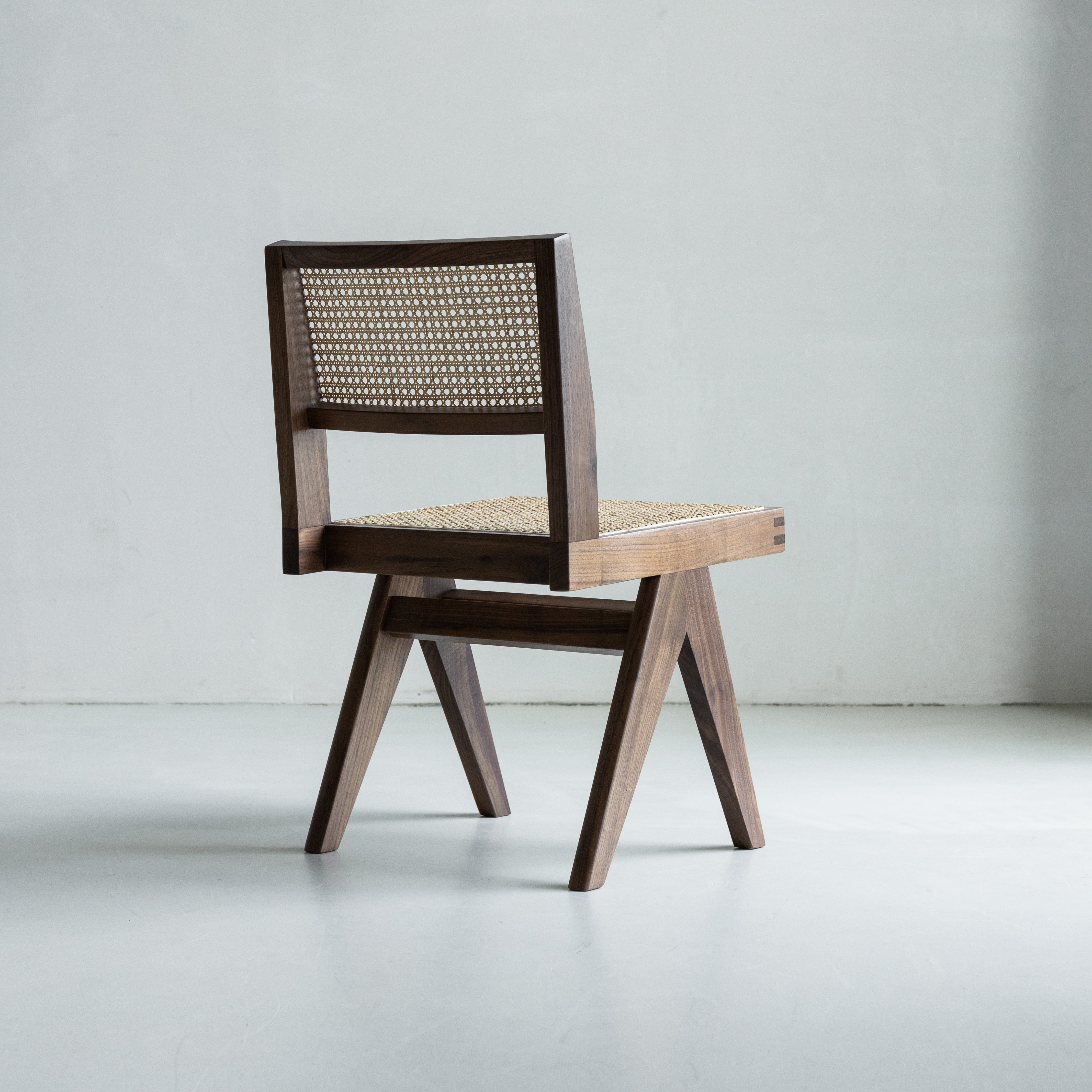 Rotan eetkamerstoel Pierre zonder armleuning - Walnoot