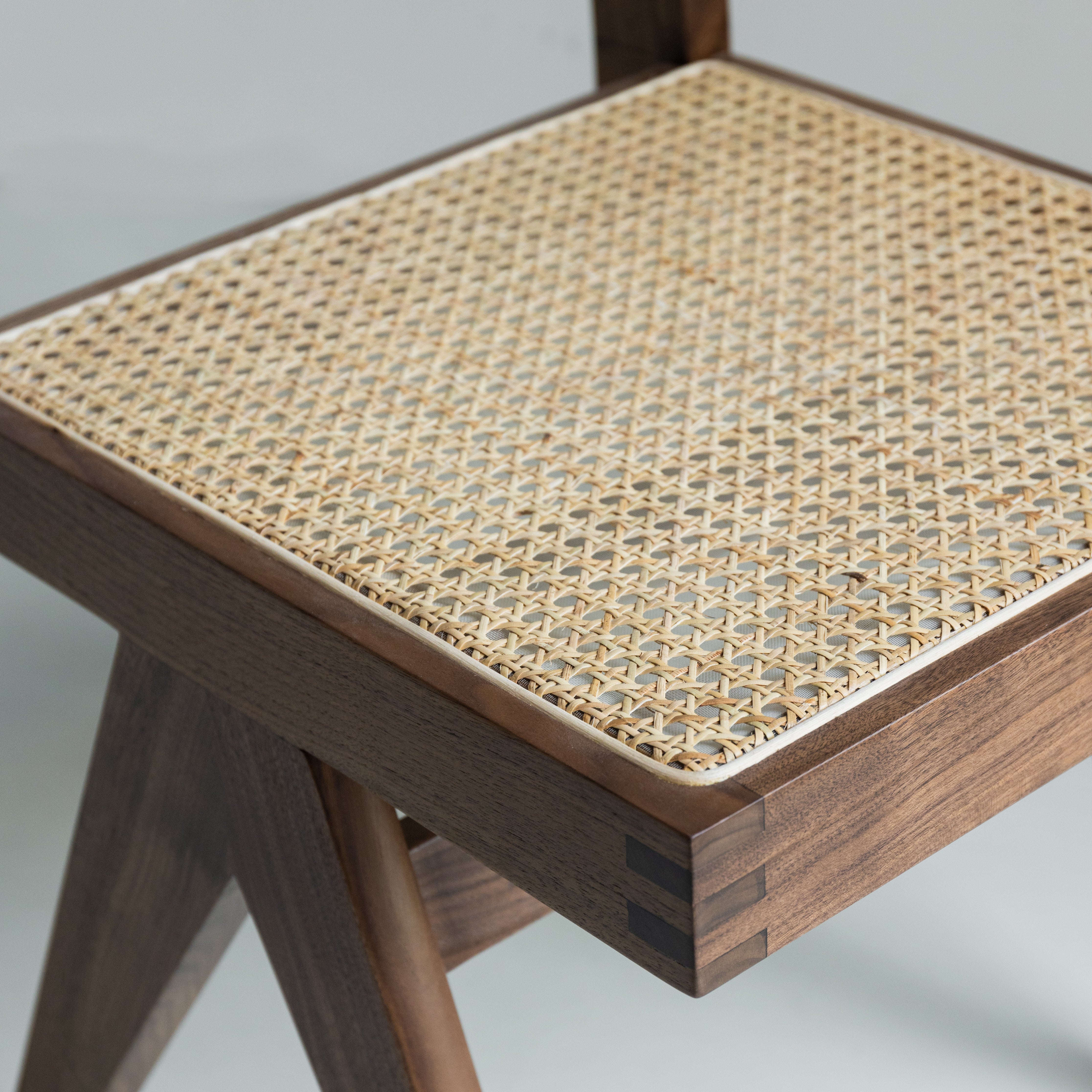 Rotan eetkamerstoel Pierre zonder armleuning - Walnoot