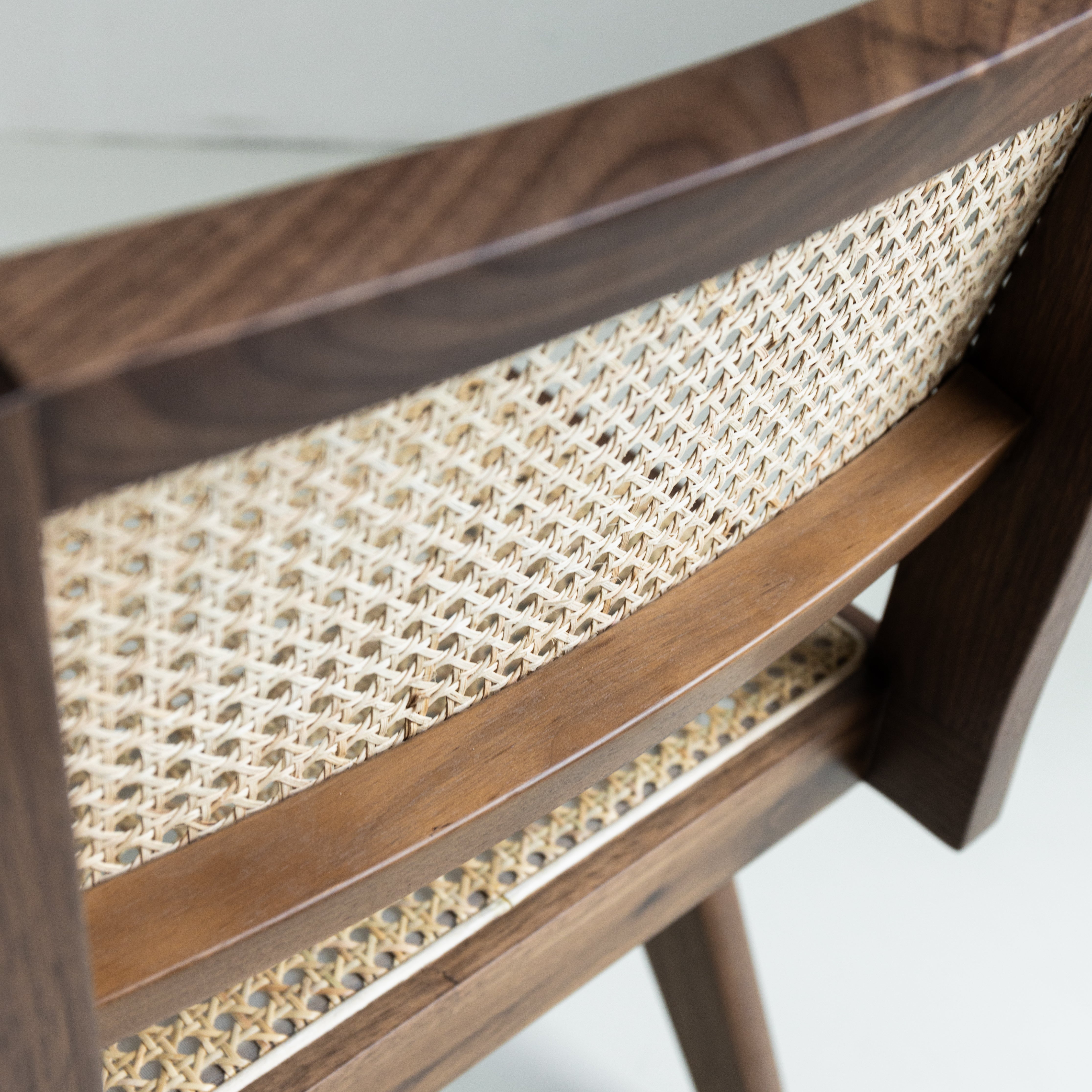 Rotan eetkamerstoel Pierre zonder armleuning - Walnoot