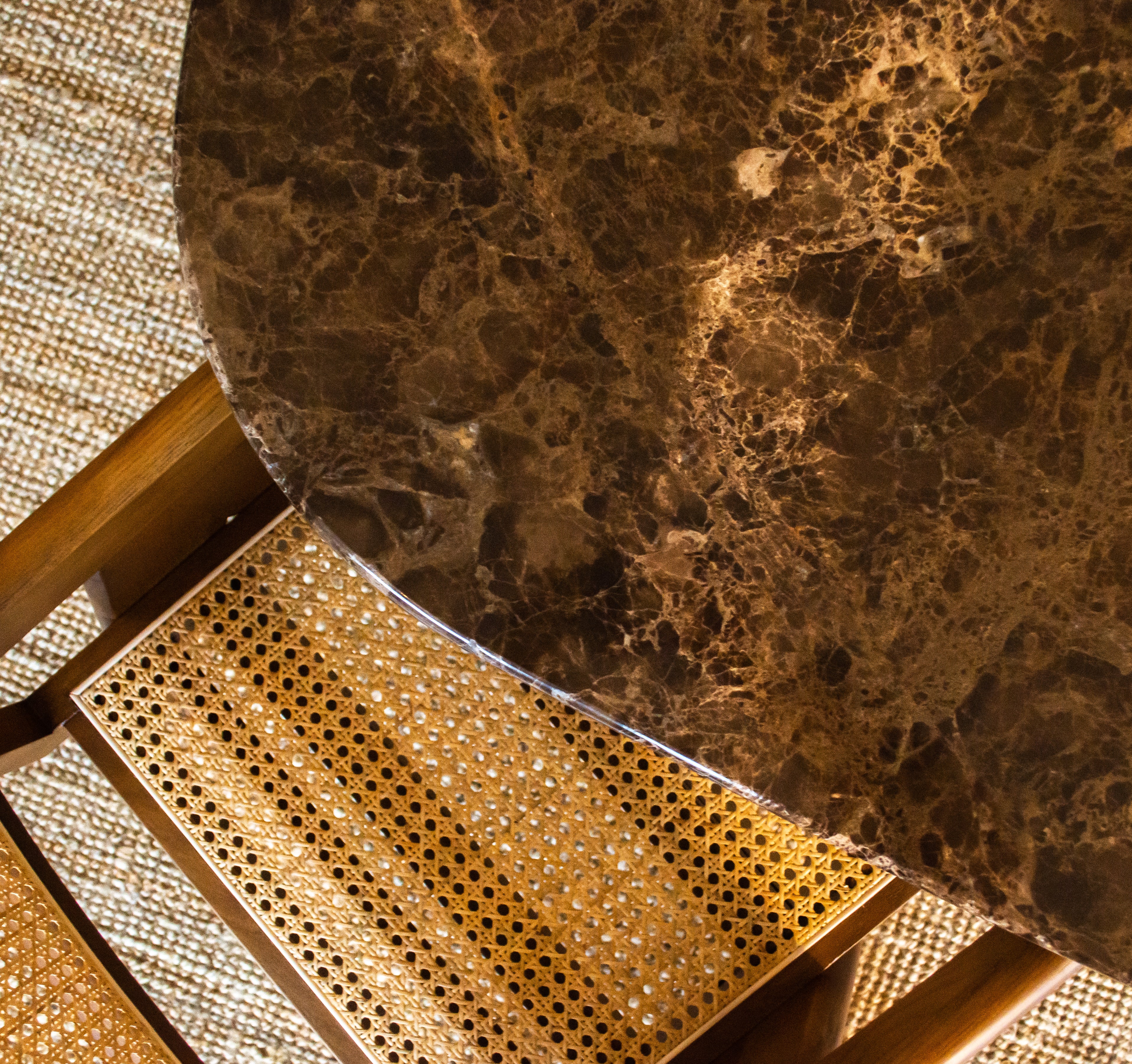 Half ovale marmeren eettafel - Roman onderstel