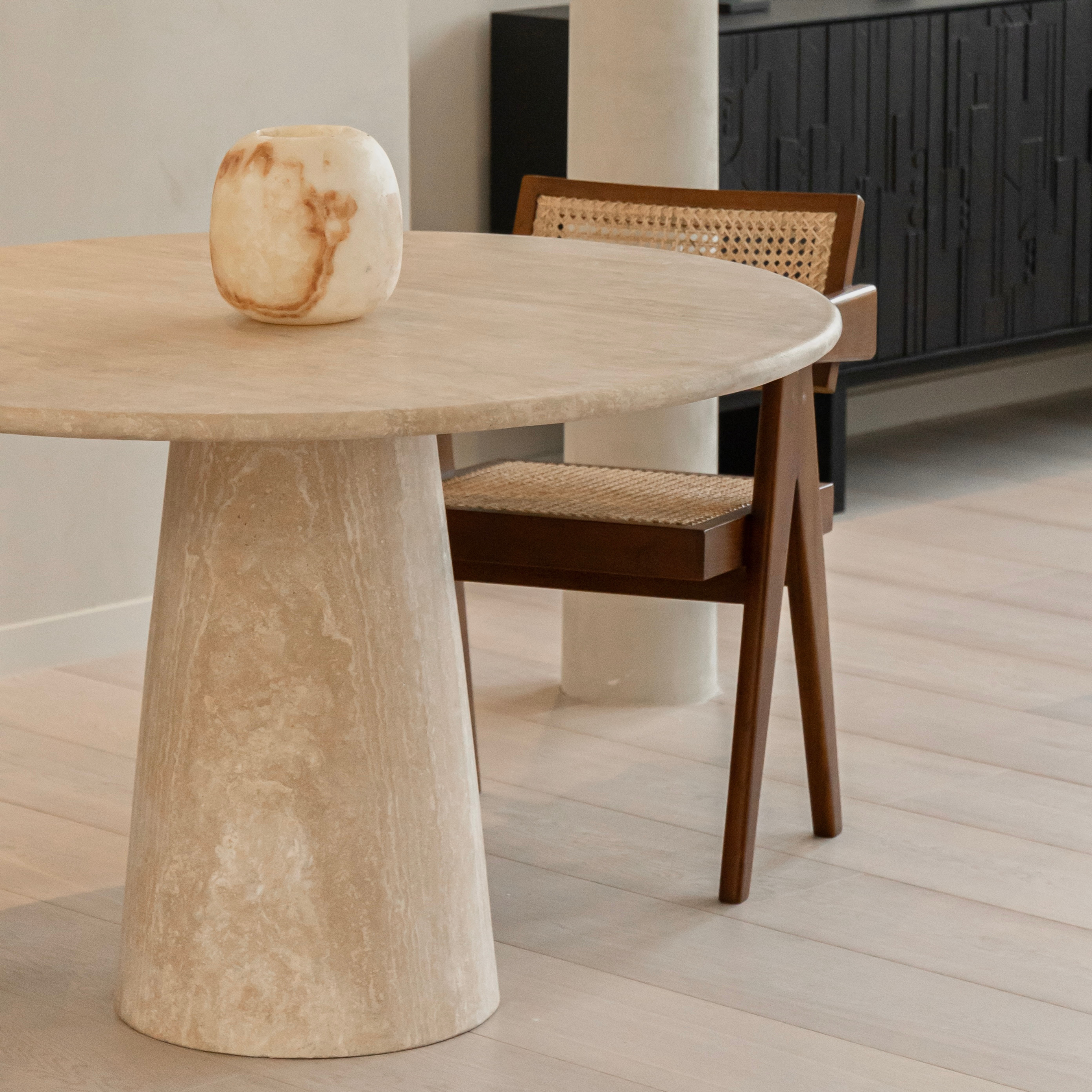 Ronde Travertin eettafel - Volledig Travertin - (Cilinder)