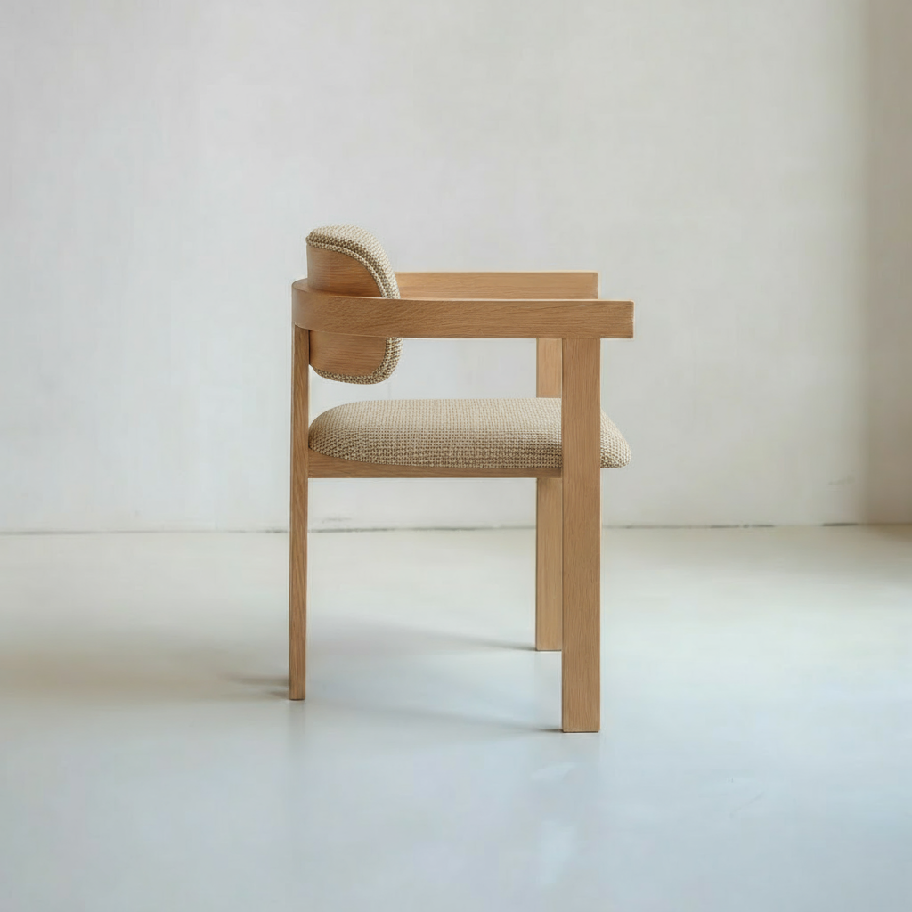 Houten eetkamerstoel Velv - licht eiken - zandkleurige stof