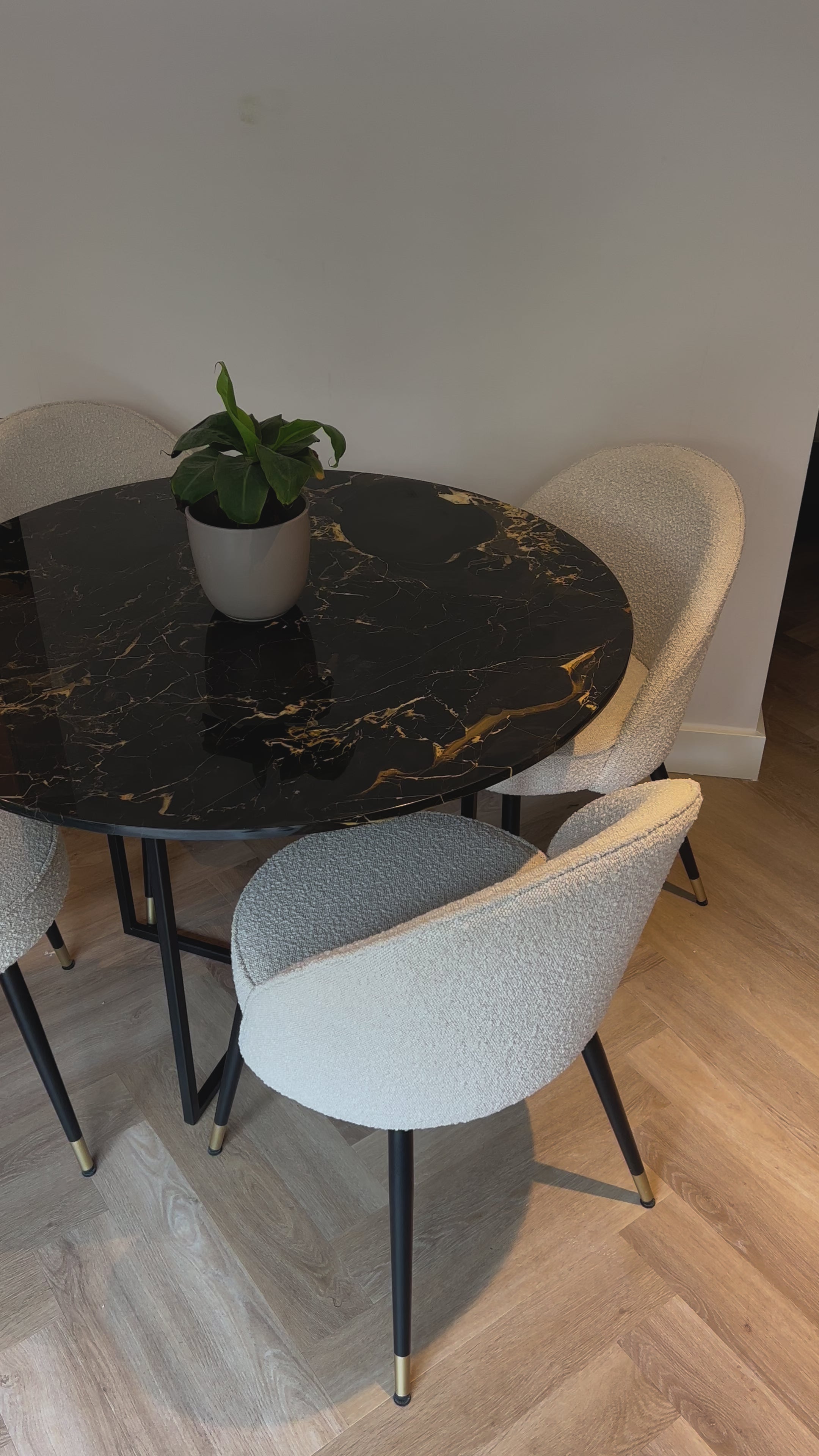 Ronde marmeren eettafel - Criss-cross onderstel
