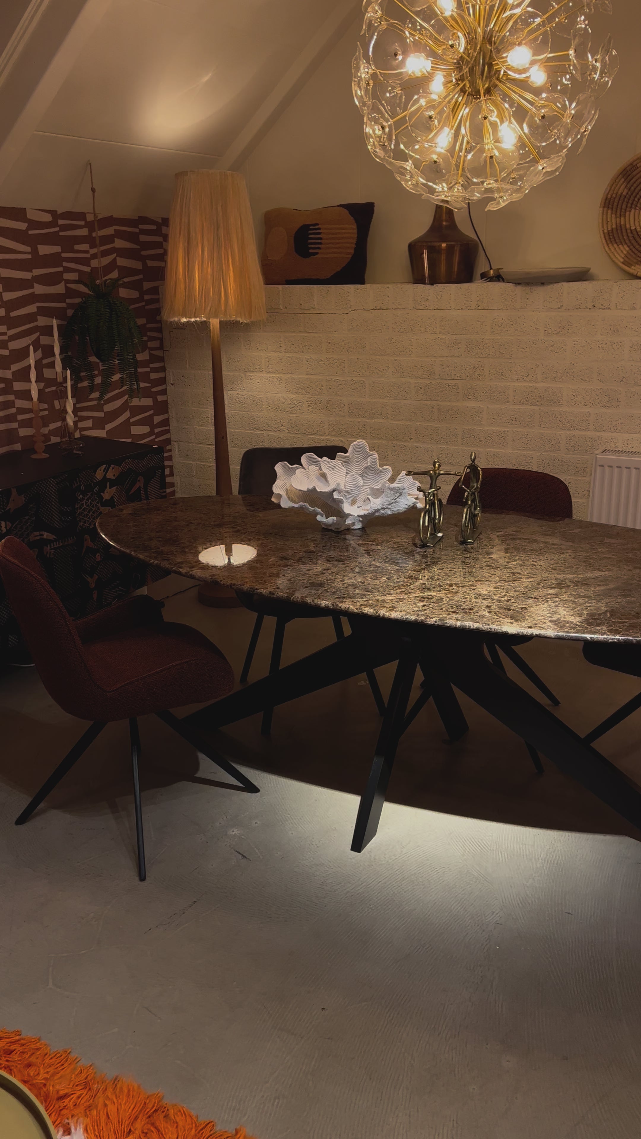 Ovale marmeren eettafel - Roman onderstel