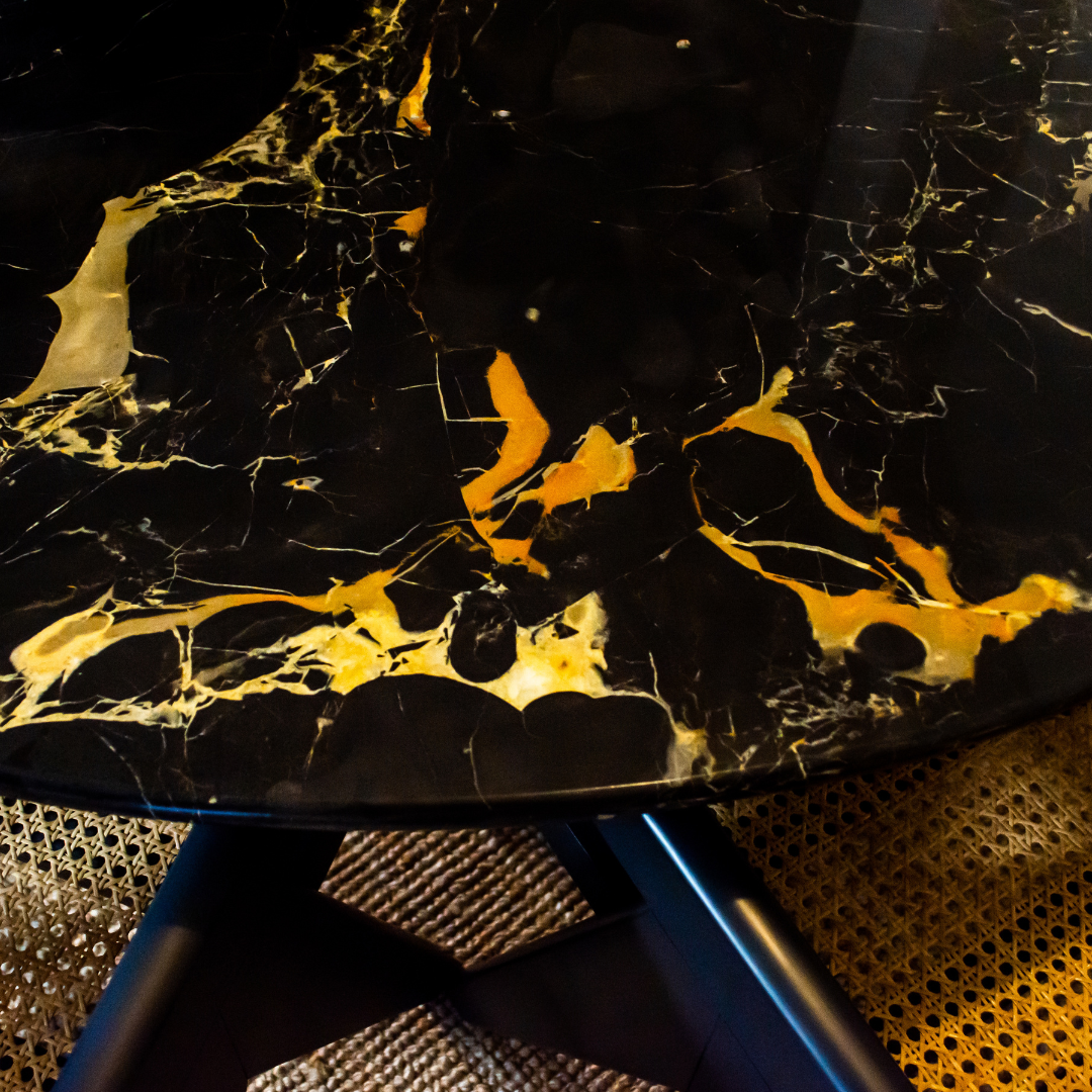 Ronde marmeren eettafel - Criss-cross onderstel