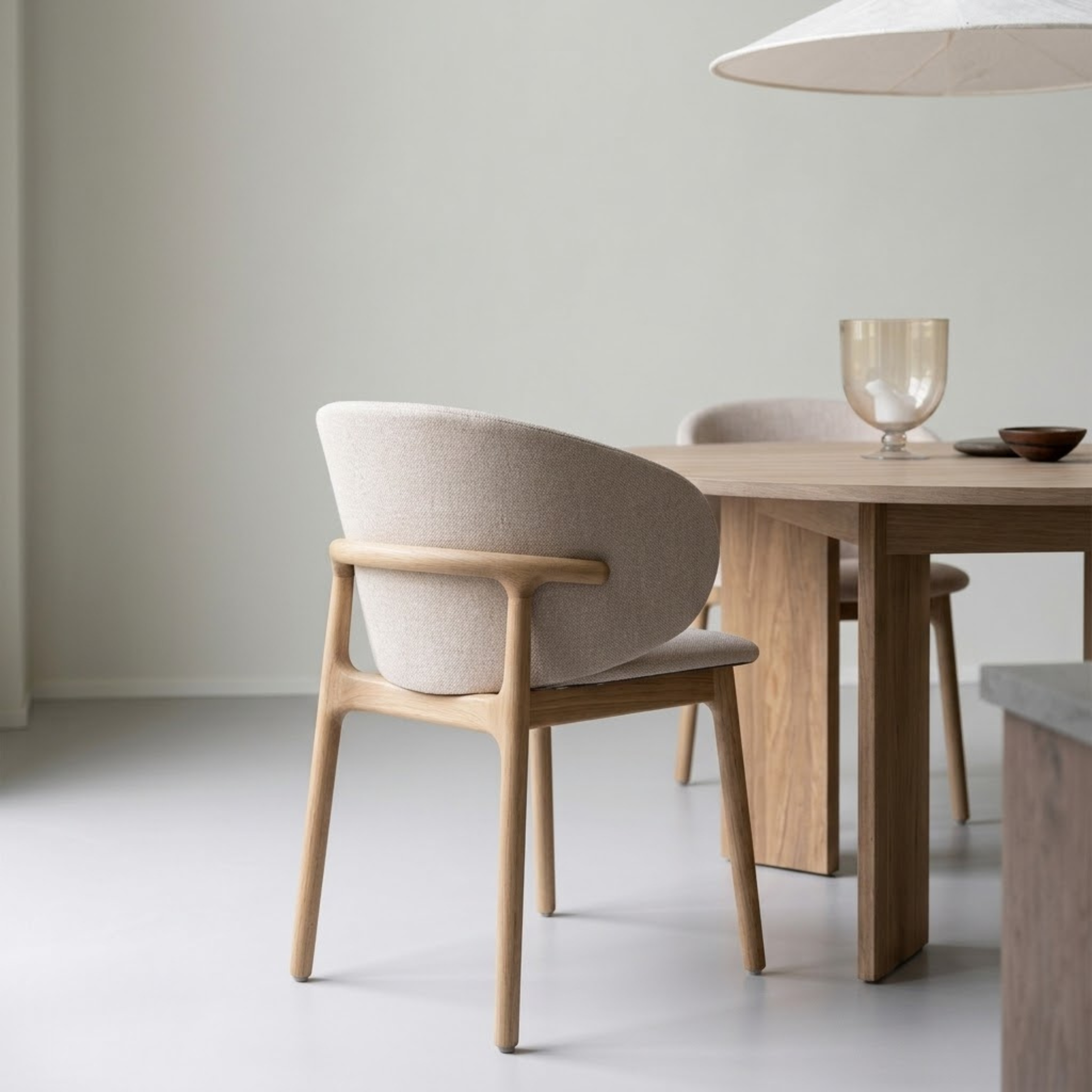 Ella eetkamerstoel gestoffeerd - Kuipstoel houten frame