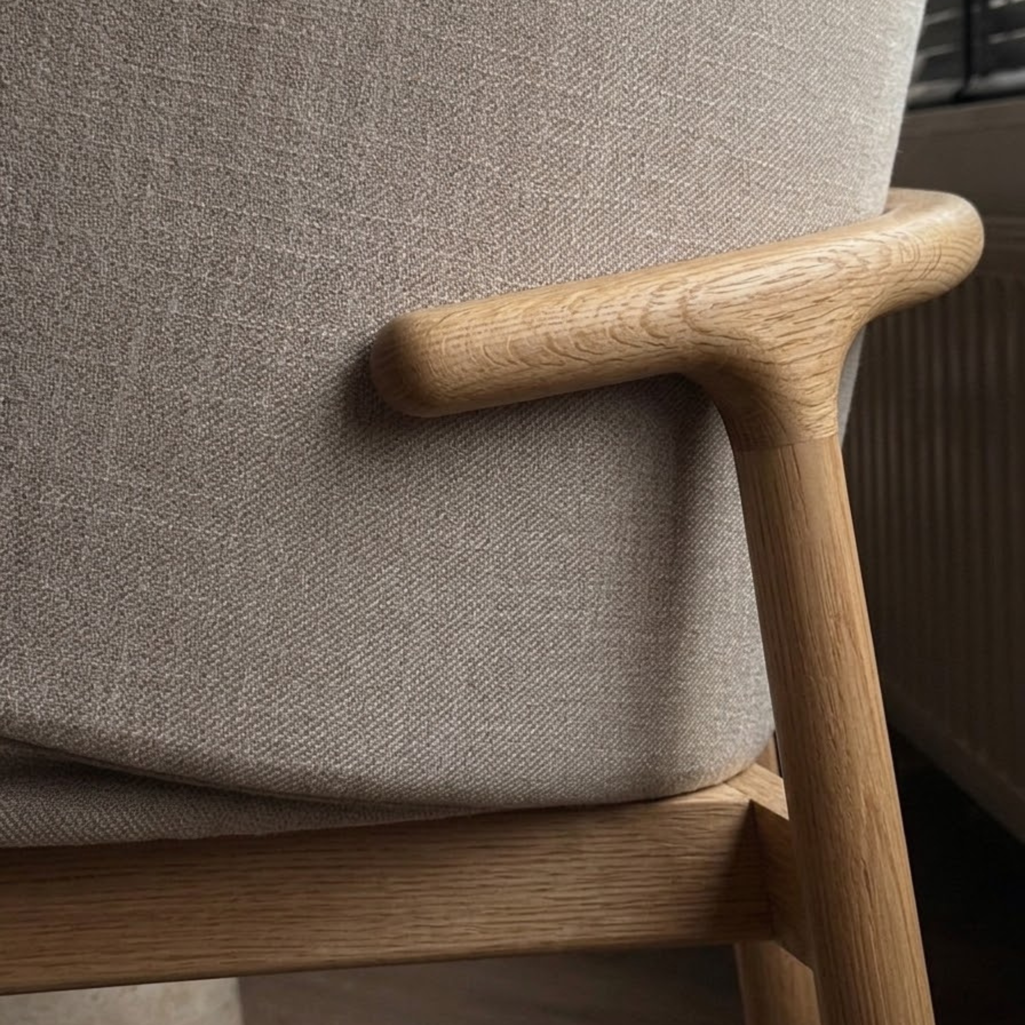 Ella eetkamerstoel gestoffeerd - Kuipstoel houten frame