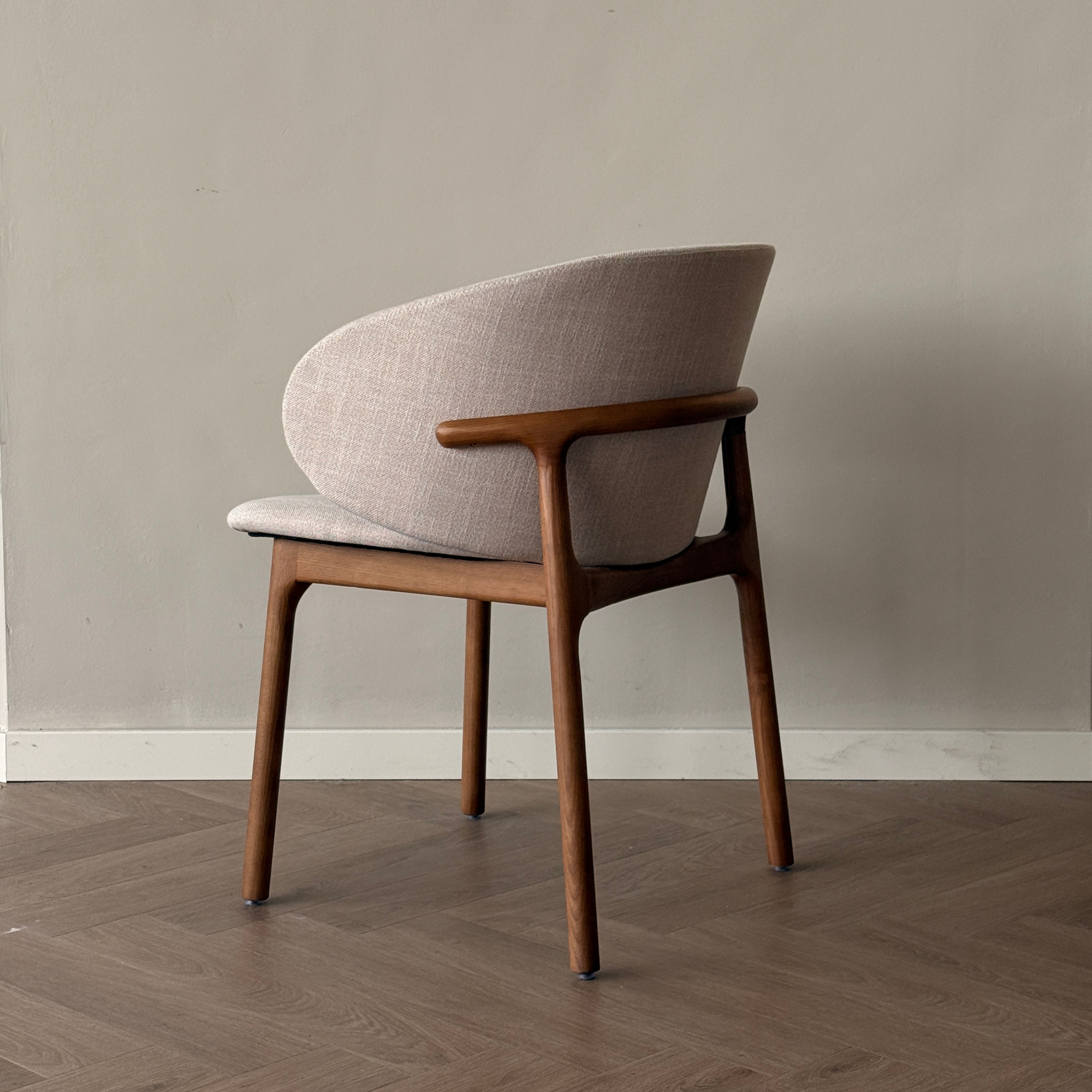 Ella eetkamerstoel gestoffeerd - Kuipstoel houten frame