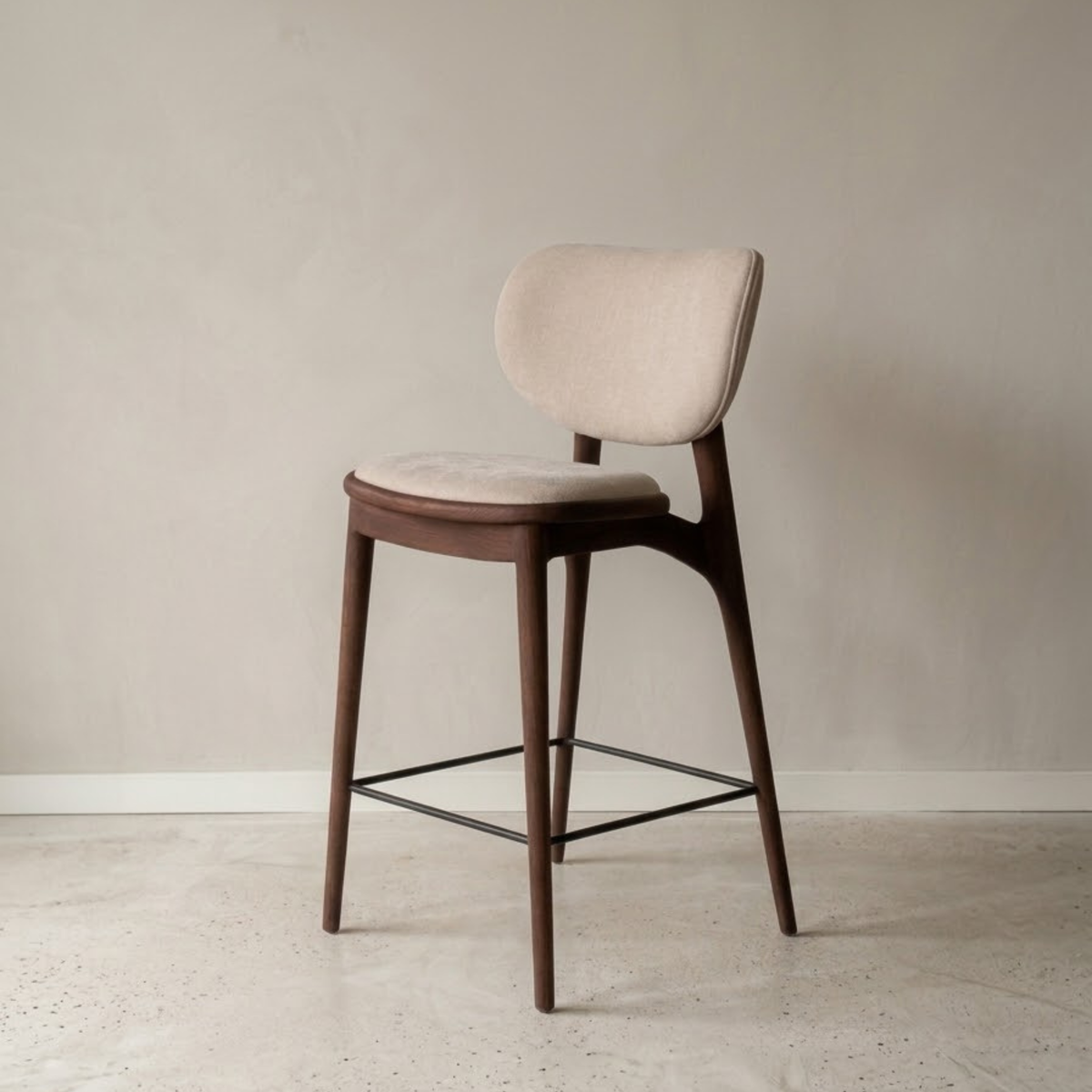 Ella bar stool walnut wood - Sand-colored fabric