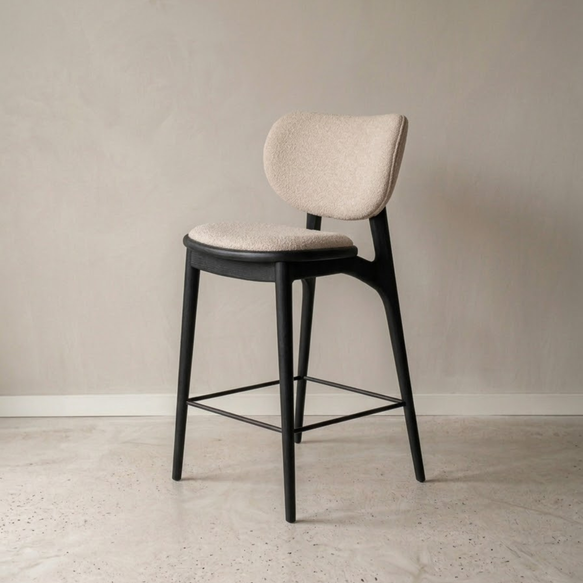 Ella bar stool walnut wood - Sand-colored fabric