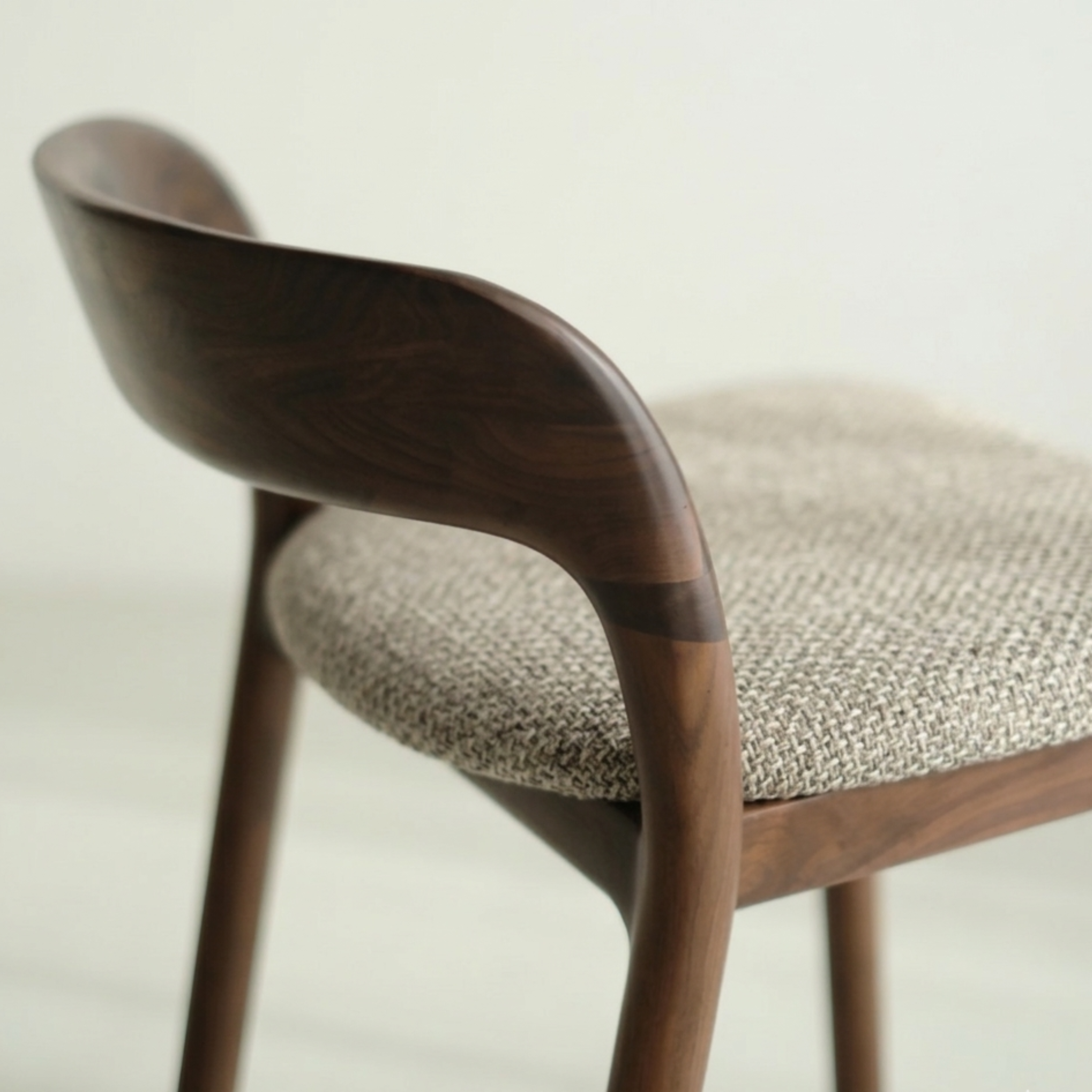 Kana barkruk walnoot hout - Beige stof