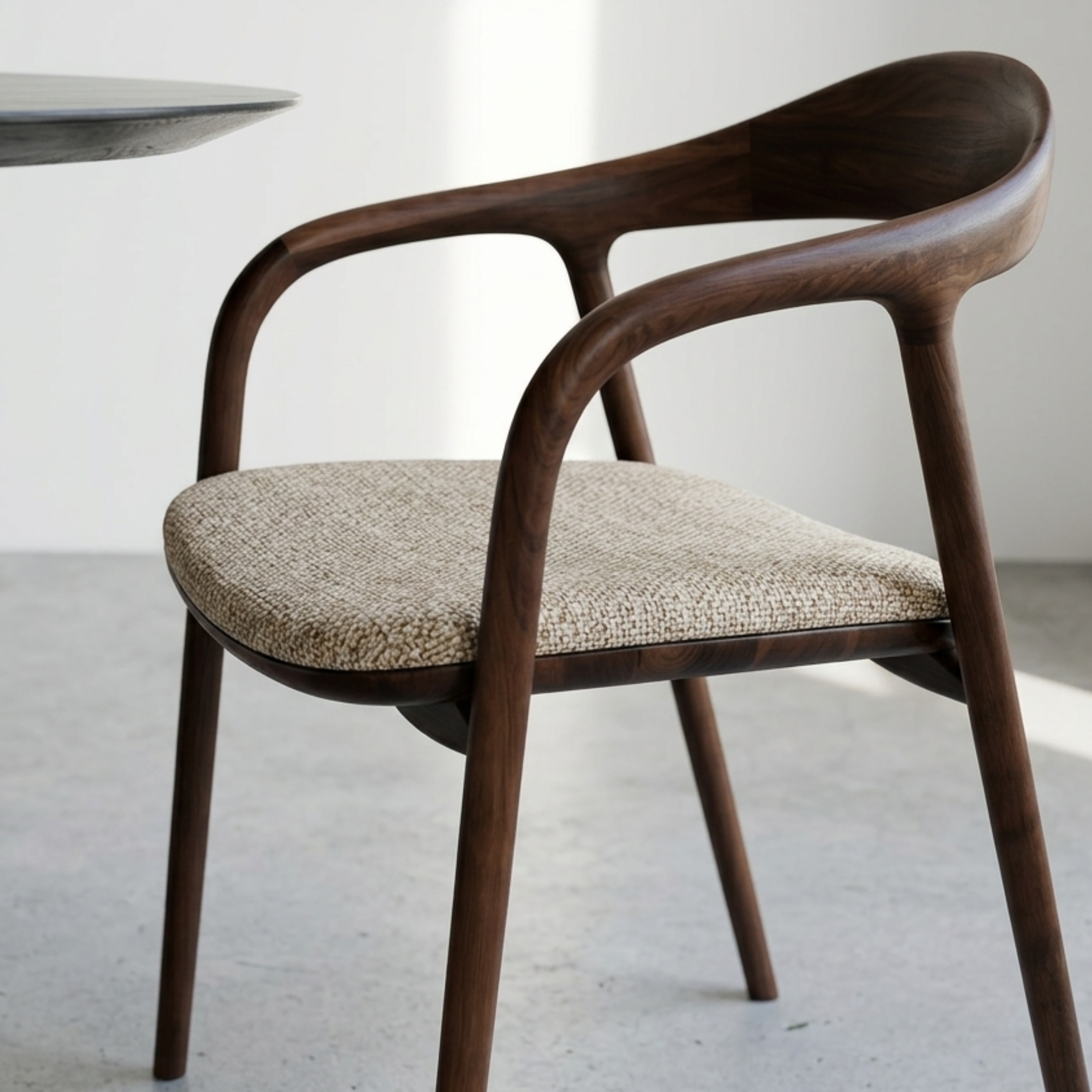 Kana eetkamerstoel walnoothout - Beige stof