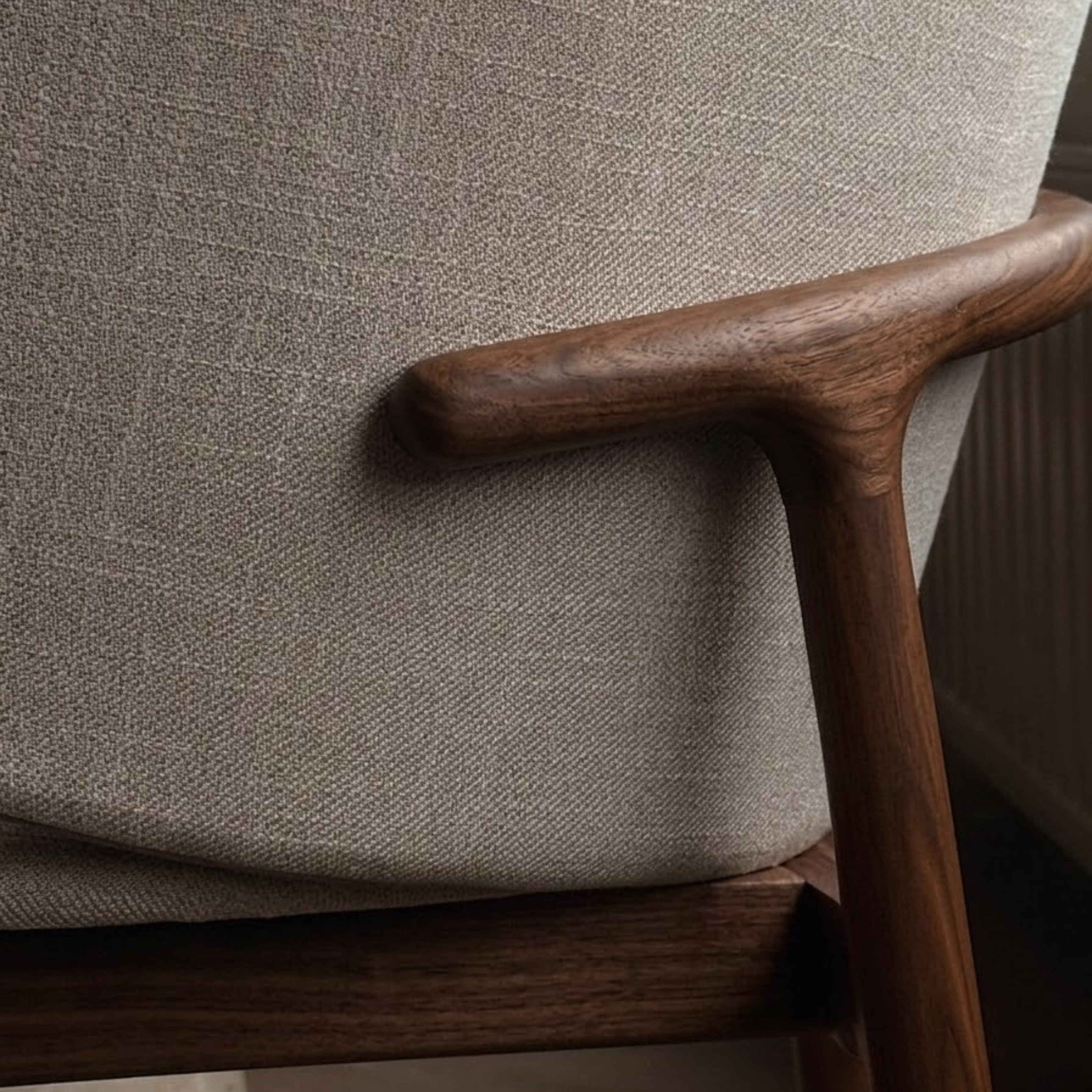 Ella eetkamerstoel gestoffeerd - Kuipstoel houten frame